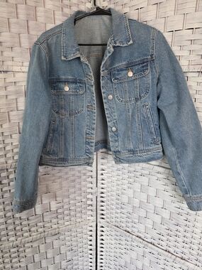 Casual Light Blue Denim Jacket - Women's Classic Jean Jacket